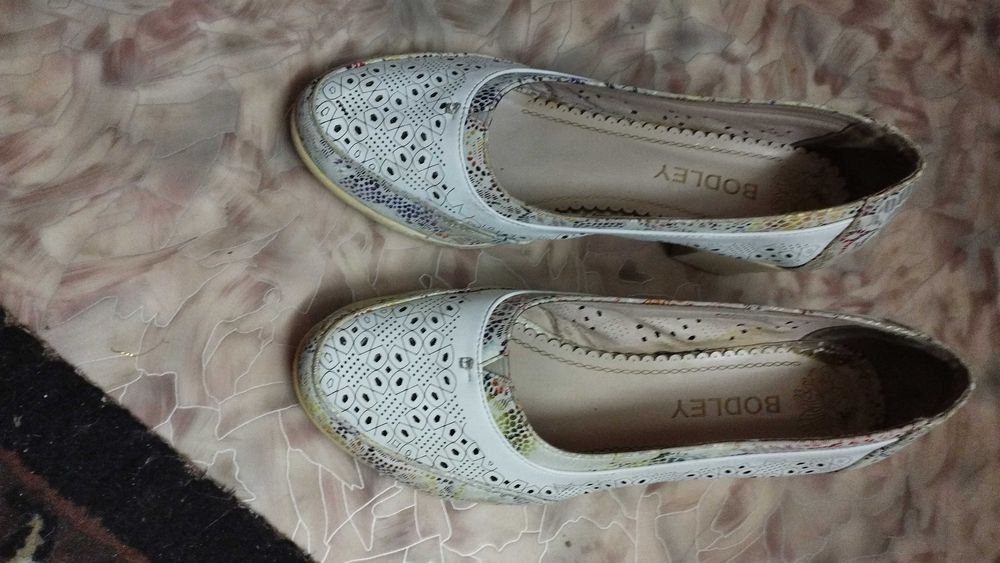 Продаём обувь за 2 тысячи