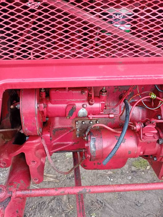 Vând tractor mccormick b 275