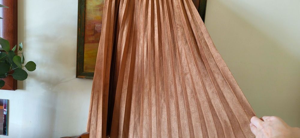 Fusta plisata catifea bej maro