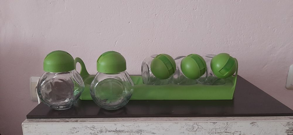 Комплект за подправки  в зелено и сет за зехтин и оцет.