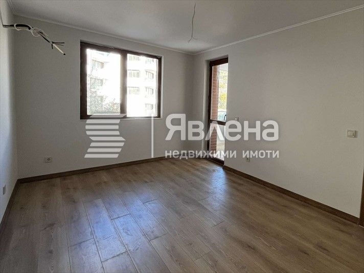 Продава се Двустаен апартамент в Варна, Виница - 74 кв.м за 1646 €/кв.м - Снимка #4