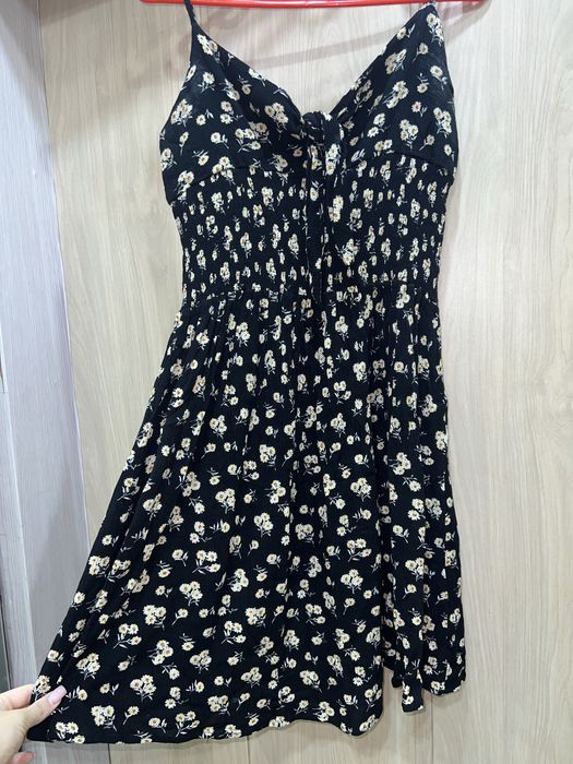 летнее платье с принтом цветочков