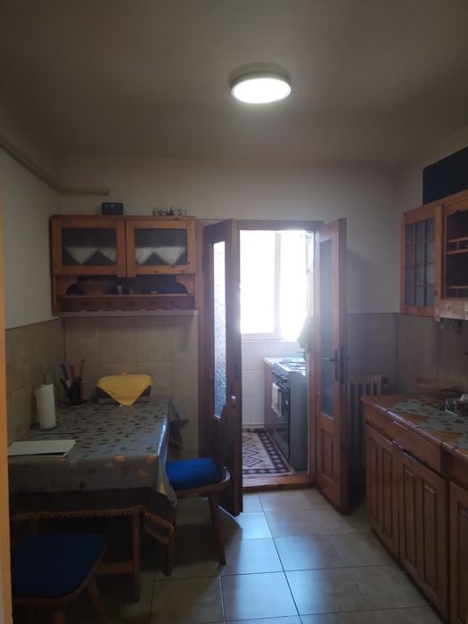Inchiriez apartament cu doua camere