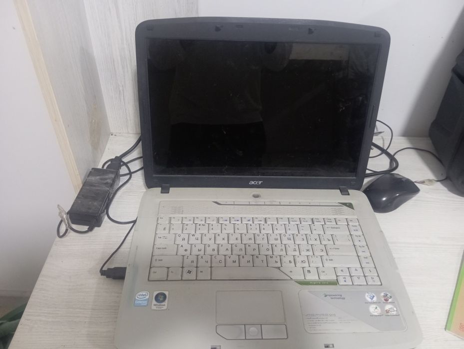 Acer noutbugi yili eski