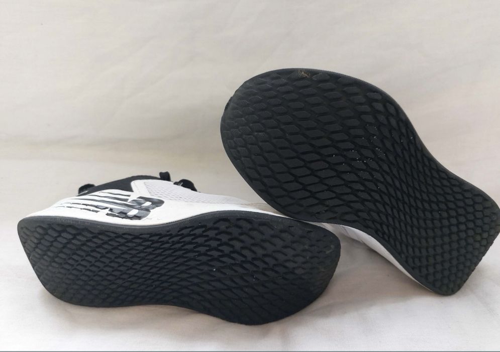 Adidasi New Balance 30