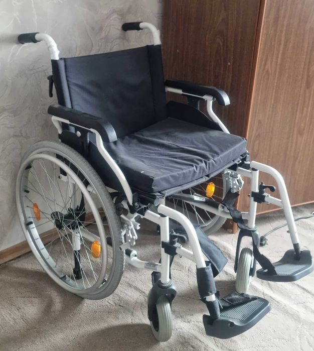 Кресло-коляска инвалидная