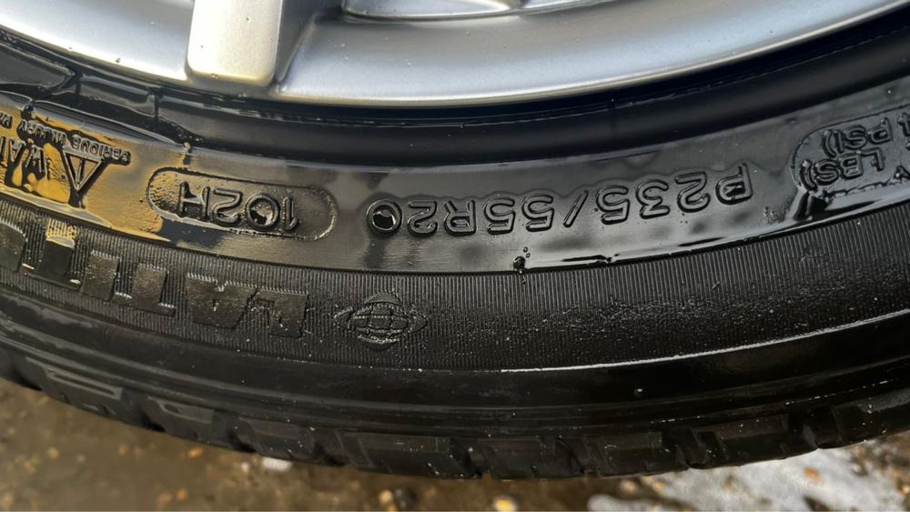 Продам шины с дисками б/у в отличном состоянии