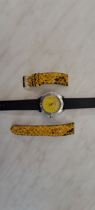 Breitling SuperOcean A17360 Yellow