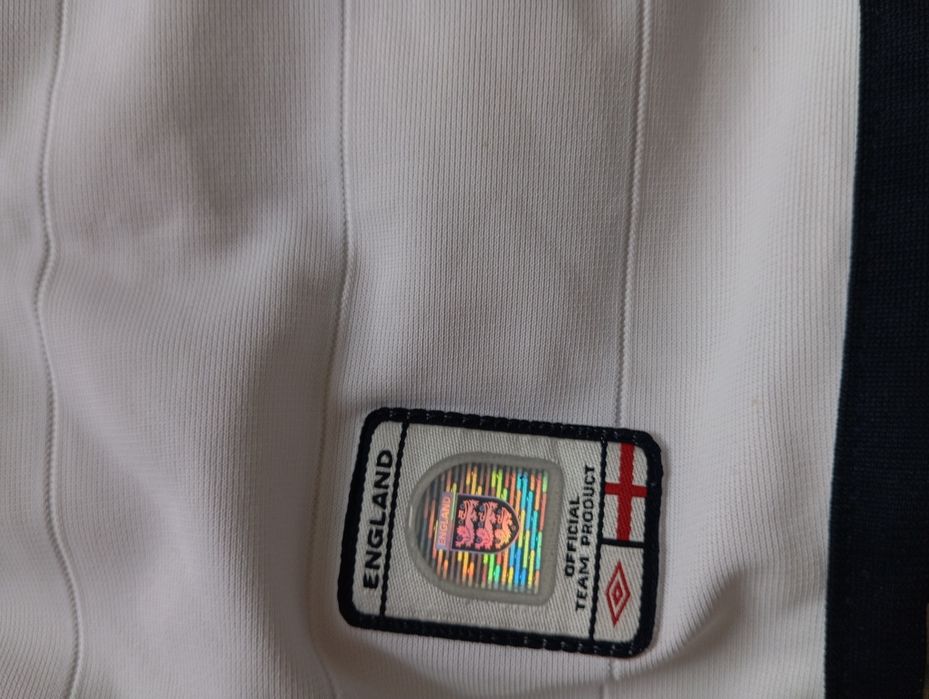 Оригинални тениски на Англия и Барселона