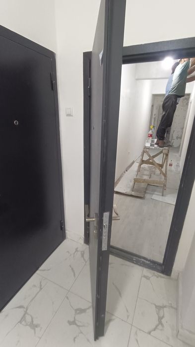 Темир эшик сотилади.