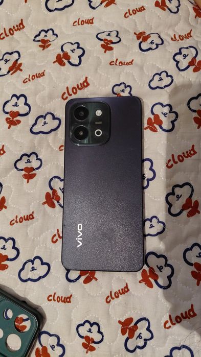 Продам Vivo y 28