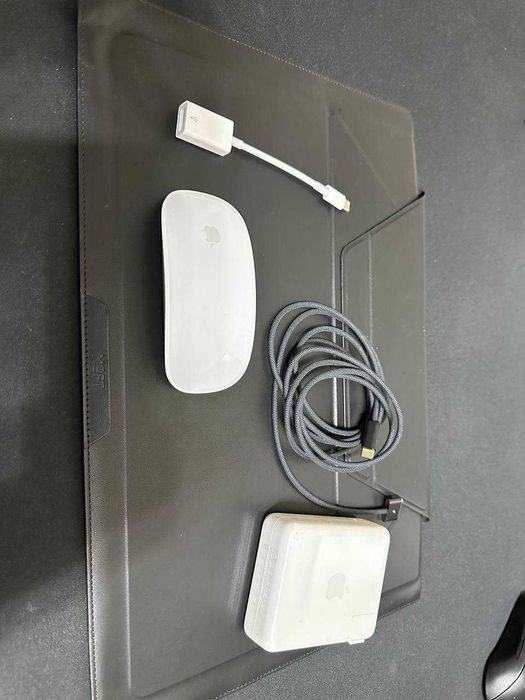 MacBook Pro 16" M5 Max • 48GB • 2TB • 38 циклов • 100% батарея