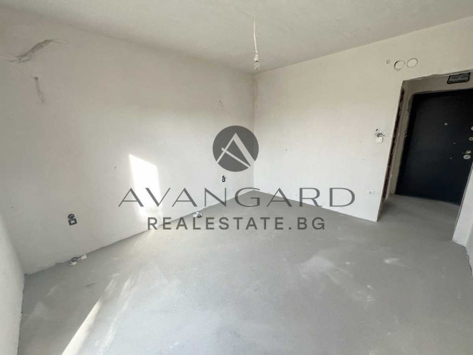 Продава се Тристаен апартамент в Пловдив, Остромила - 132 кв.м за 682 €/кв.м - Снимка #2