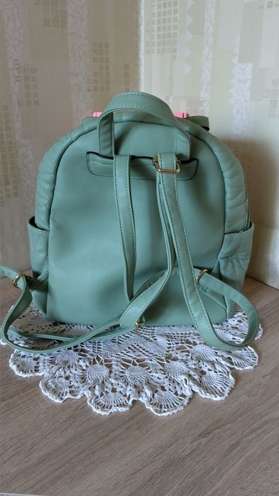 Дамска раница от еко кожа, Нова