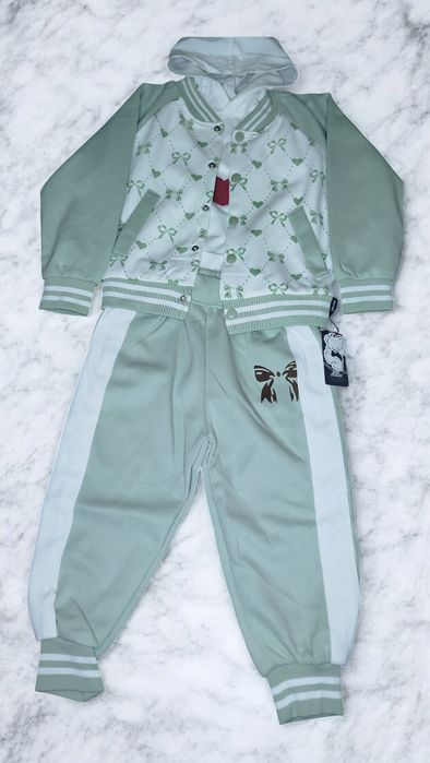 Kuzgi va bahorgi qizlar uchun troʻyka