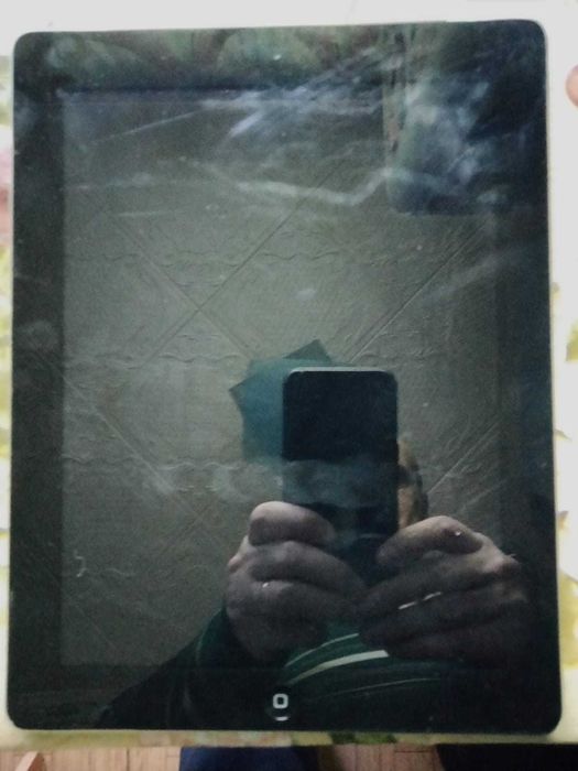 Продаю планшеты + телефон