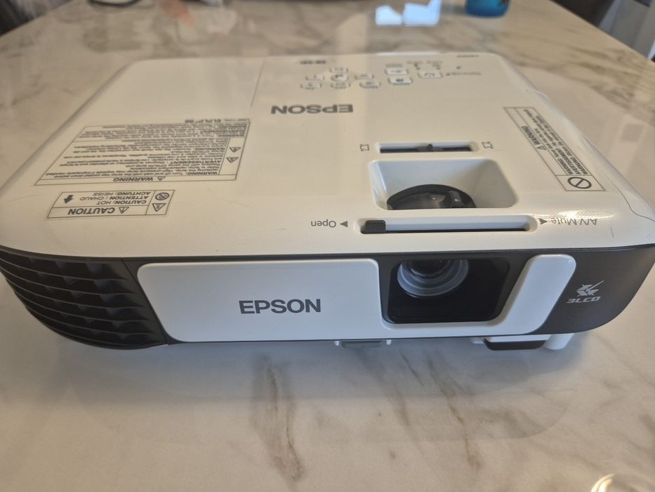 проектор epson EB-S41 Для продажи proektor epson EB-S41 sotiladi