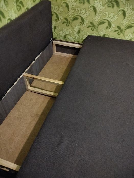 Срочно продам диван