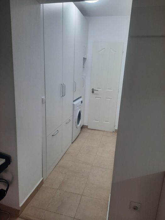 Închiriez apartament 2 camere zona centrală — fotografia 3