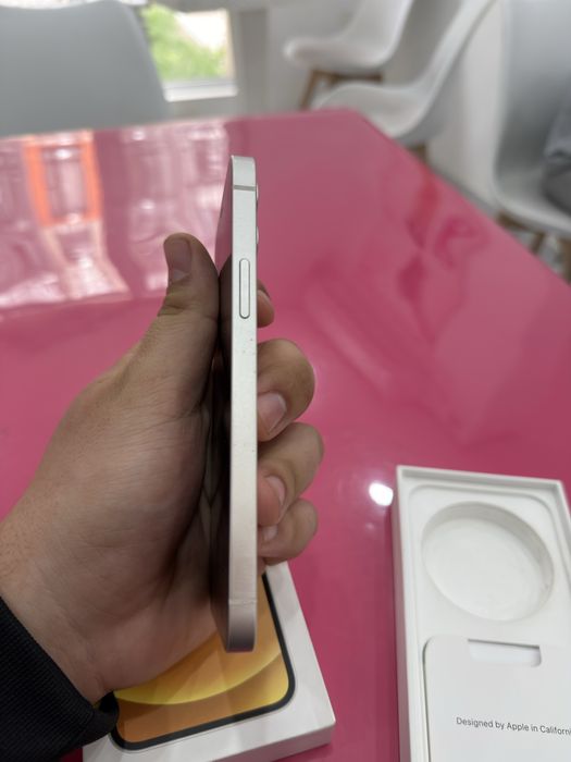 Продам Айфон 12/128