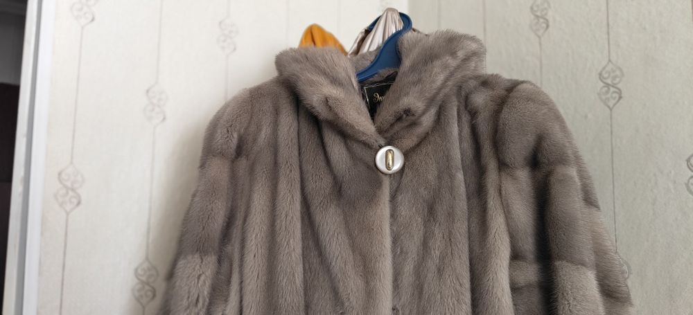 Продам норковую шубу