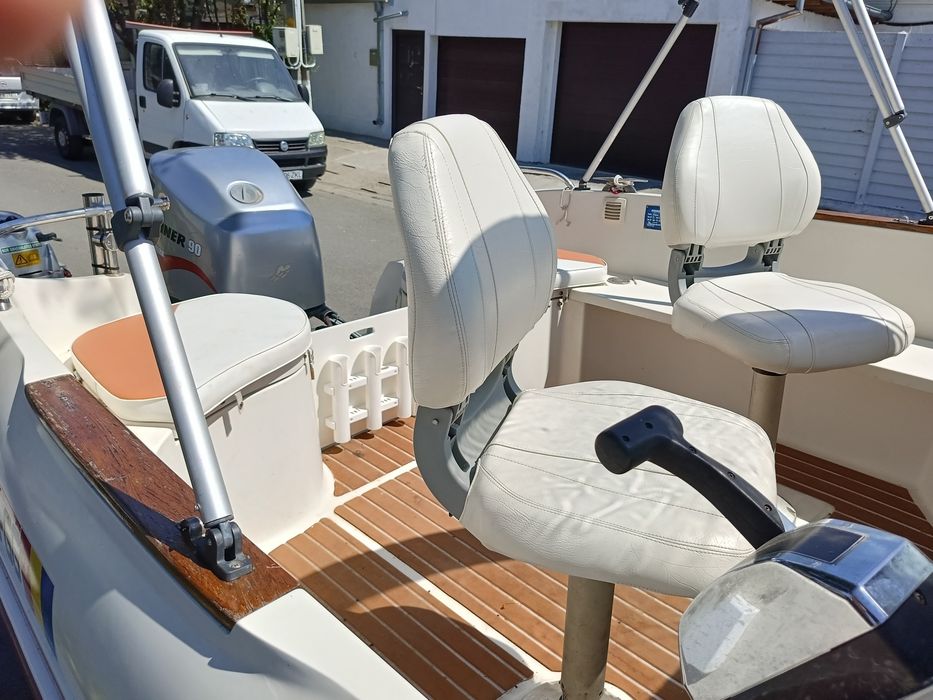 Quicksilver 510 cruiser ,motorizare 90 cp