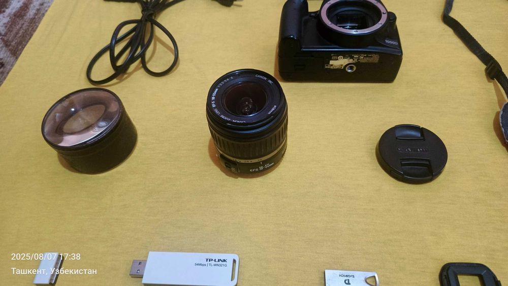 Фотоаппарат Canon 1000 D