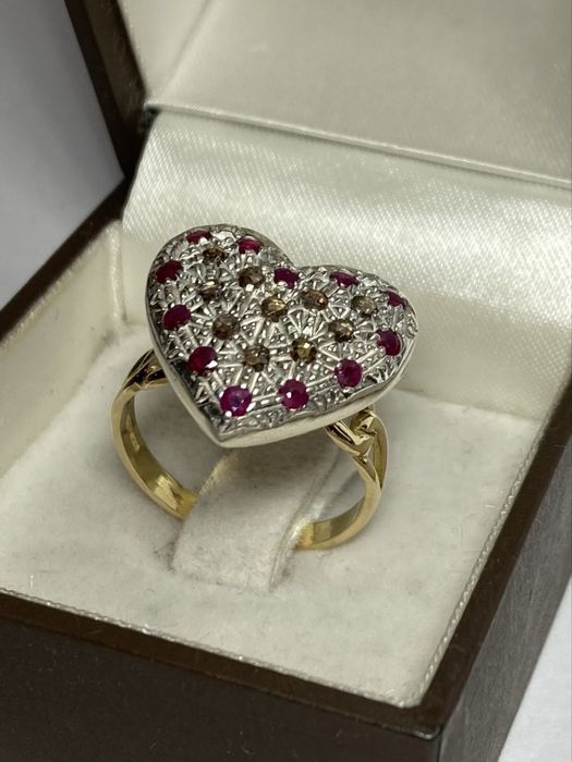 Inel aur cu diamante si rubine
