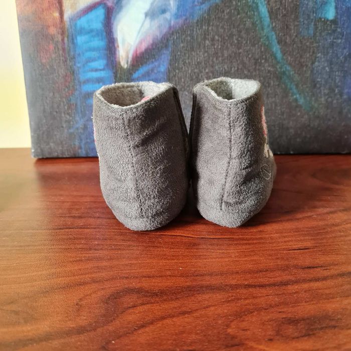 Детски велурени пантофи