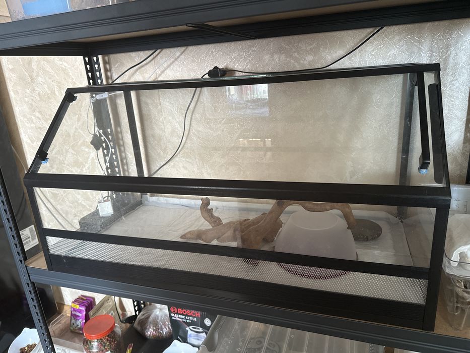 Продам террариум 90-45-45