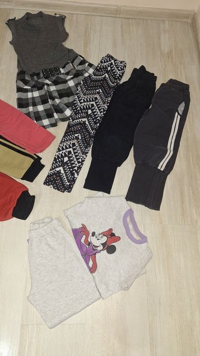 Голям лот дрешки подходящи за зимата за 5-6 години