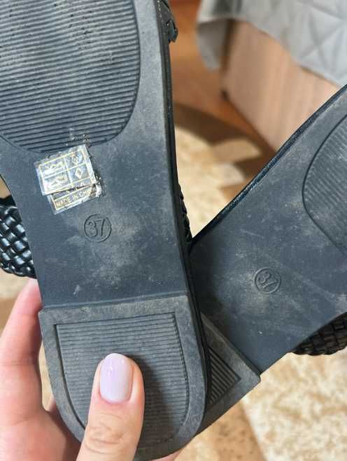 Papuci de dama negri