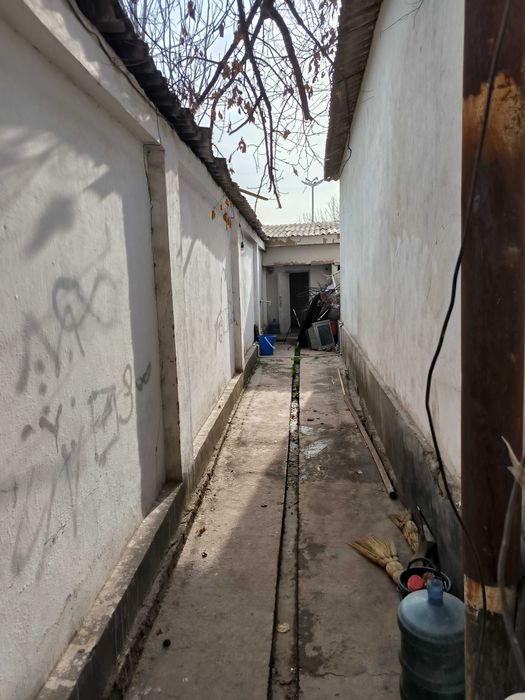 Hovli sotiladi 5,25 sotix Sergeli 4, 13 metro stansiyasi 1 liniyada.