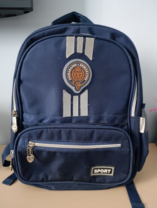 Рюкзак для школьника в отличном состоянии