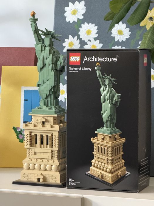 Лего статуя свободы