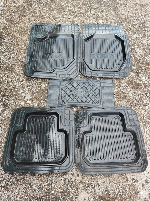 Коврики комплект.