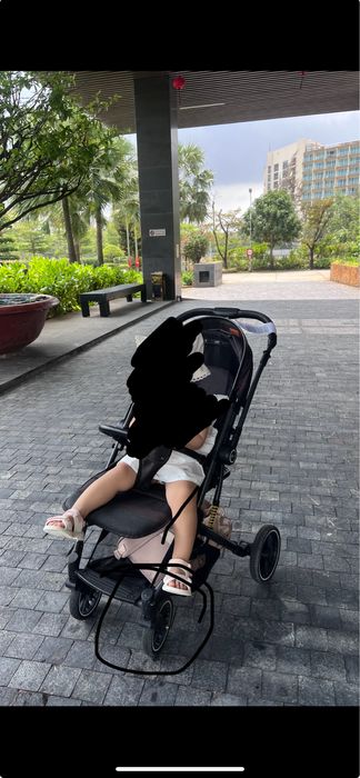 Детская прогулочная коляска