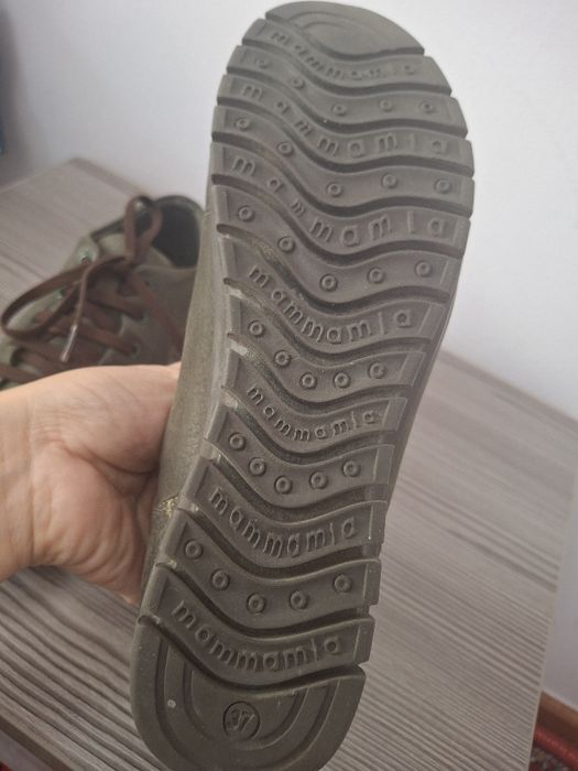 Продаётся новые турецкие кроссовки