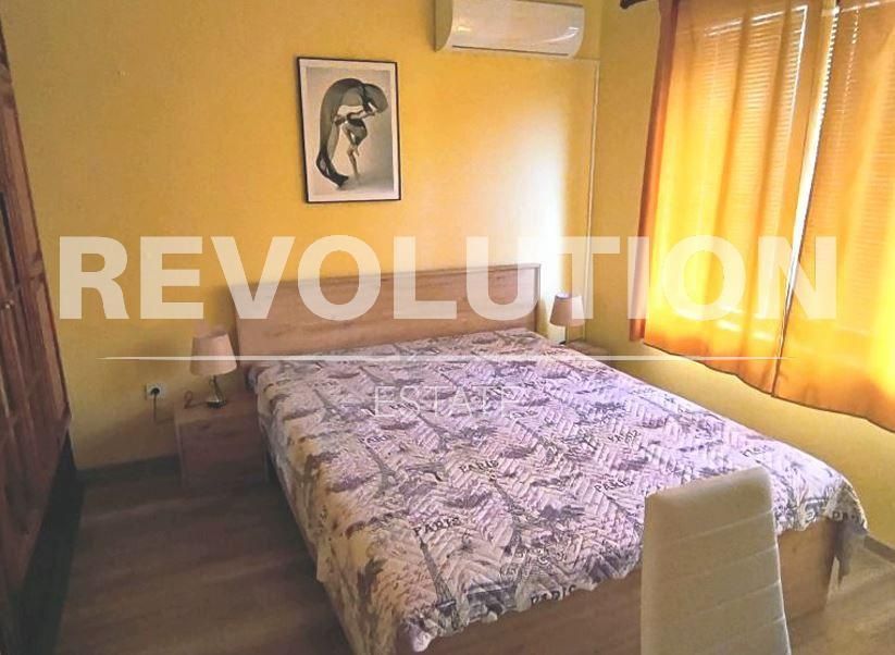 Тристаен апартамент в района на м-т Траката!