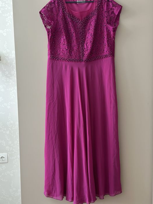 Продам платья б/у в отличном состоянии