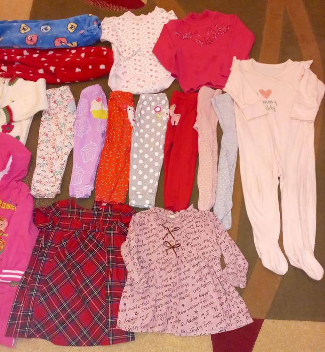 Продам для девочек вещи .