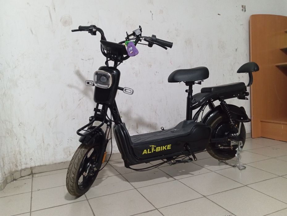 продаю скутер AL-BIKE