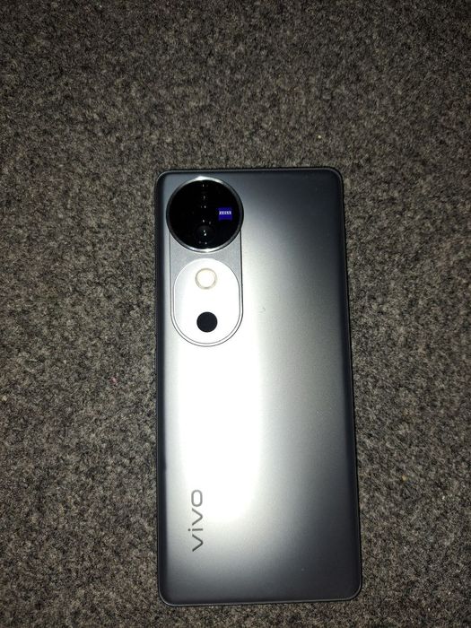 Vivo V40 5G 1 yillik kafolati bilan