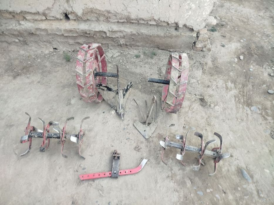 Motoblok sotiladi xammanarsasi bor