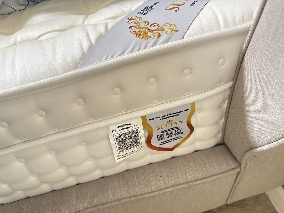 Продам срочно кровать с матрасом