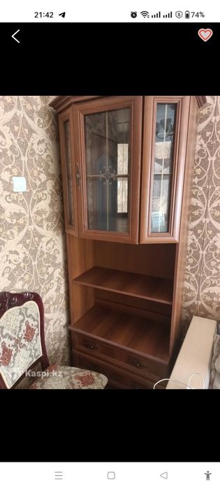 Продам сервант очень в хорошем качестве и состоянии