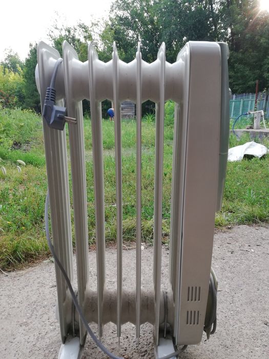 Продам дверь деревянную и обогреватель