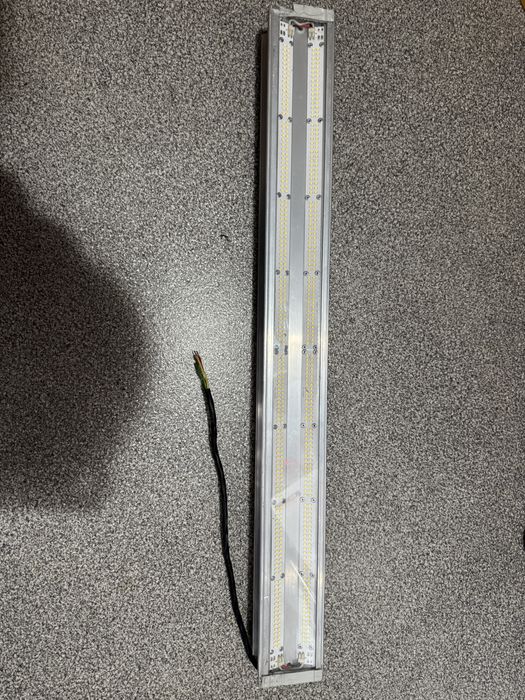 Продам промышленную лампу