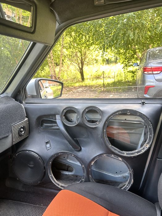 Продам дверные карты под автозвук