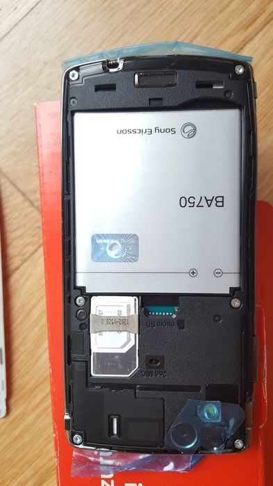 Sony Ericsson Xperia Arc чисто нов в кутия
